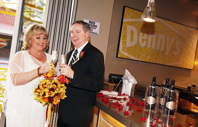 Casamentos no restaurante Denny's em Las Vegas